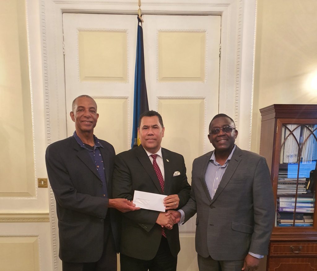 SAINT VINCENT AND GRENADINES DIASPORA ASSOCIATION OF READING UK DONATES ...