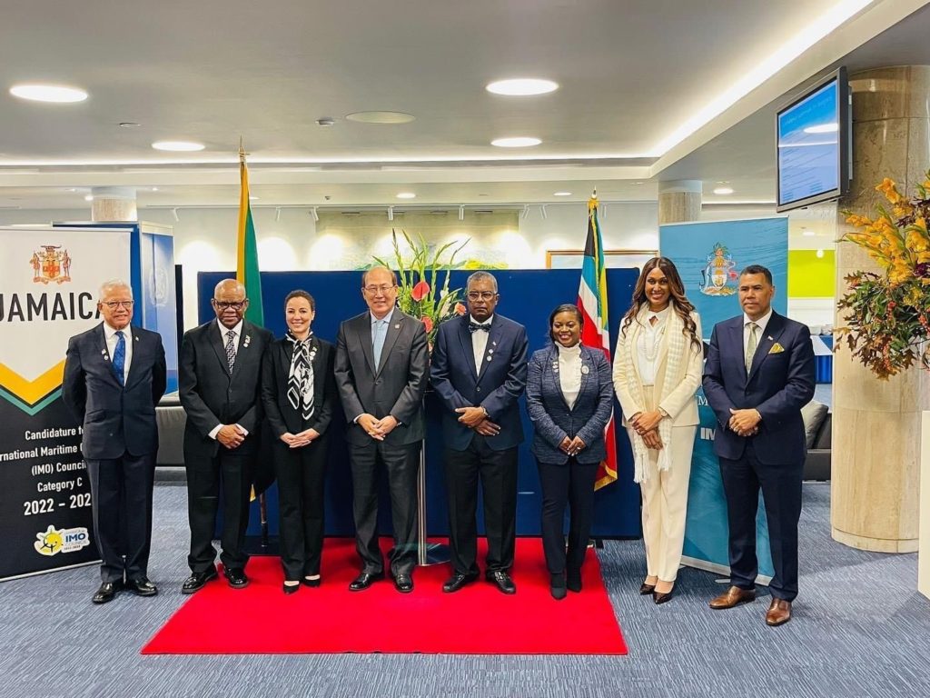 BAHAMAS MINISTER OF TRANSPORT AND HOUSING MEETS IMO GENERAL SECRETARY